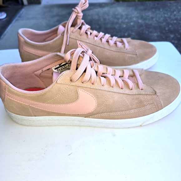 Nike SB Blazer Low Pink Orange Suede Lace-Up Sneakers...